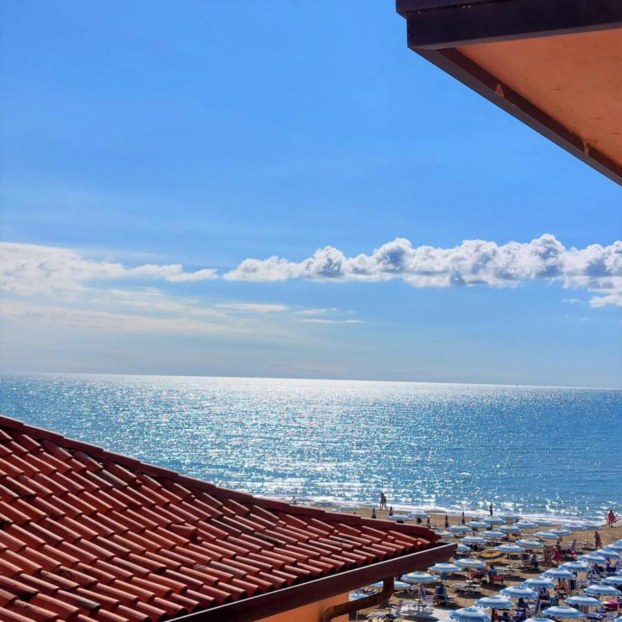 Hotel Ornella Лидо-ди-Езоло Экстерьер фото