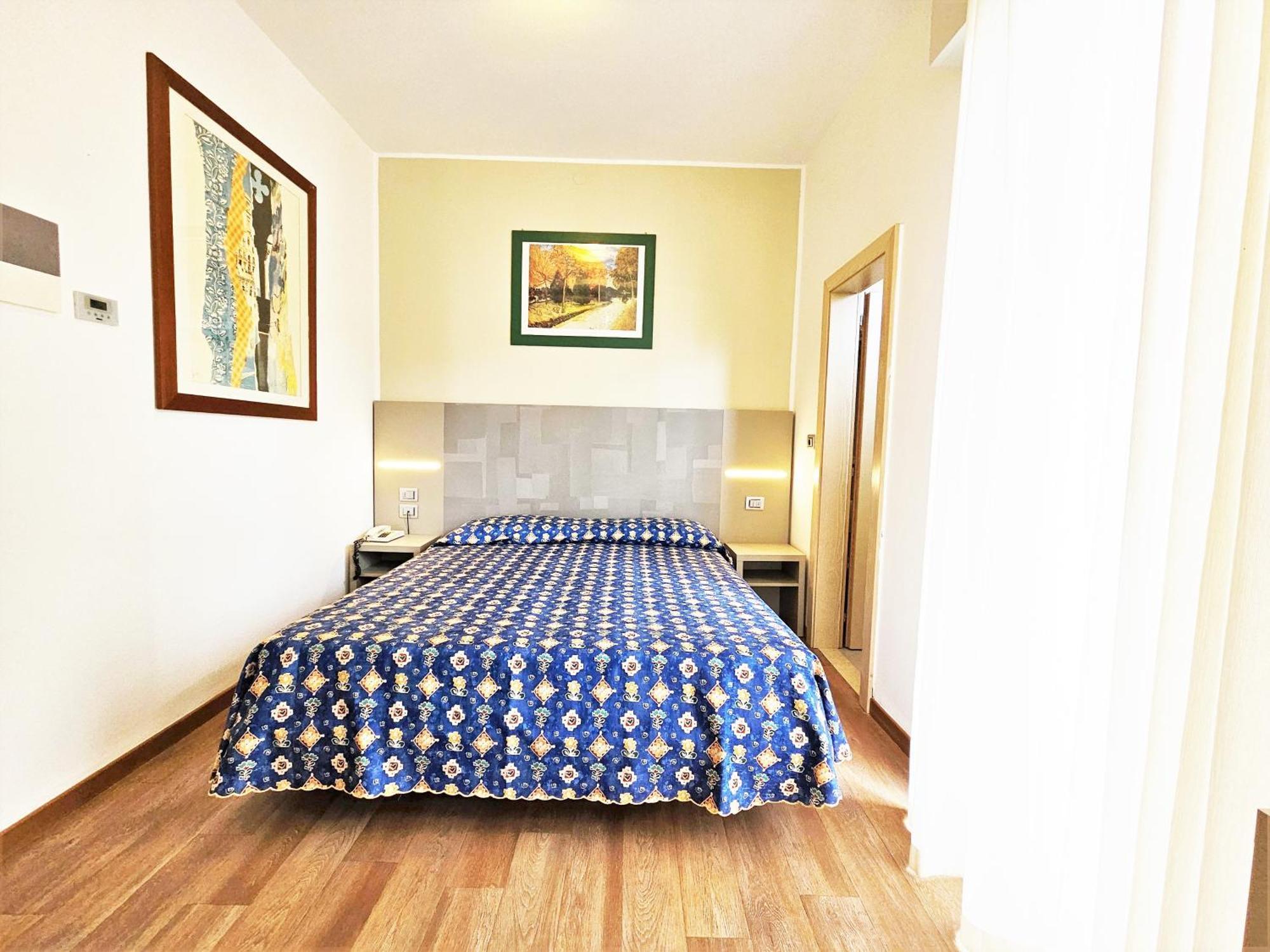 Hotel Ornella Лидо-ди-Езоло Экстерьер фото
